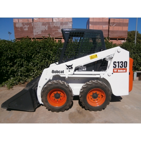 Bobcat S130 con pala